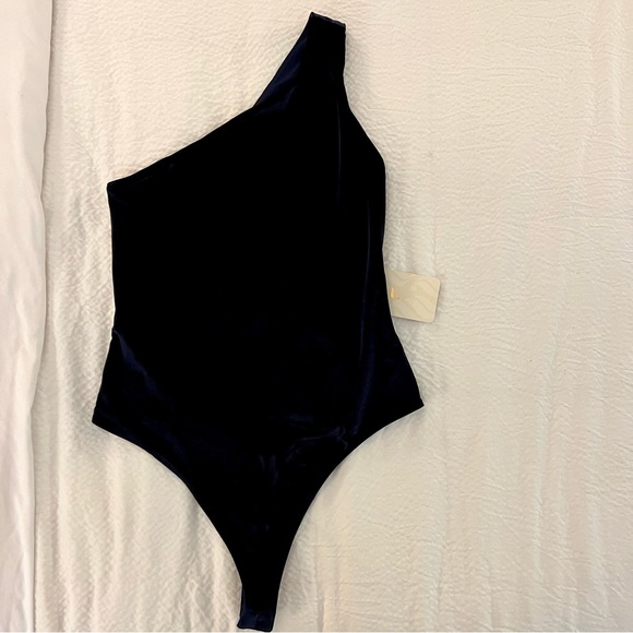 FABLETICS Gigi velour BODYSUIT - Picture 5 of 8
